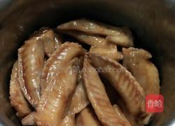 青椒炒鸡翅尖的做法图解3