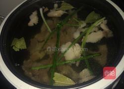  海带肉片汤的做法图解2