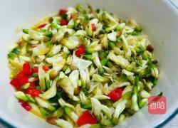 槐花煎鸡蛋的做法图解3