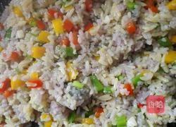 彩椒炒彩虹米饭的做法图解4