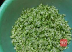 槐花煎餅的做法圖解1