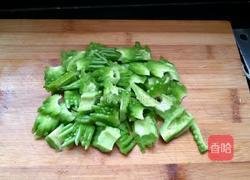苦瓜炒肉片的做法图解3
