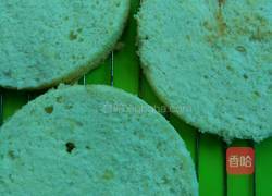 草莓蛋糕的做法图解1