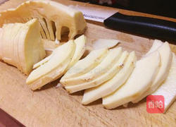 麻辣水煮春笋的做法图解1