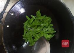 豌豆格炒香干的做法图解3