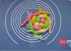 Colored Hydrangea Bread Recipe Illustration 11