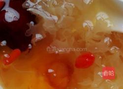 雪莲子桃胶银耳汤的做法图解5
