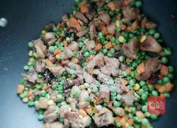 豌豆炒鸡块的做法图解12
