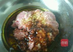 韮菜肉杂粮包的做法图解3