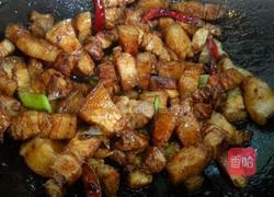 五花肉烧腐竹的做法图解5