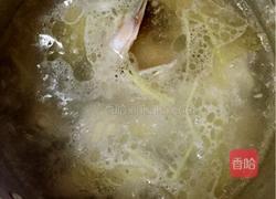 鲈鱼酸菜汤的做法图解6