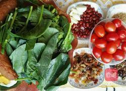 炝拌菠菜的做法图解1