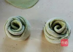 菠菜玫瑰花卷花式馒头的做法图解11