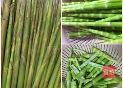 酸菜炒水竹笋的做法图解1