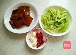 芹菜炒香干的做法图解1