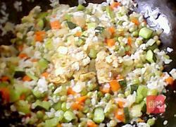 菠蘿炒飯的做法图解7