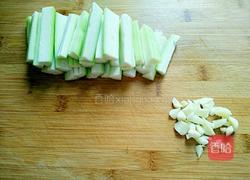 丝瓜炒鸡蛋的做法图解2