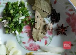 土豆肘子的做法图解2