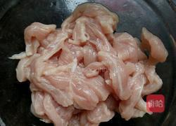 娃娃菜炒肉的做法图解1