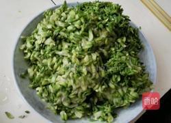 槐花饺子的做法图解3