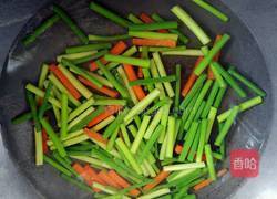 蒜薹炒香干的做法图解2