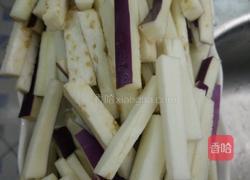 肉末茄子的做法图解1