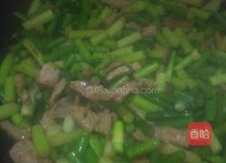 肉片炒蒜薹的做法图解3