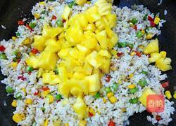 菠萝炒饭的做法图解12