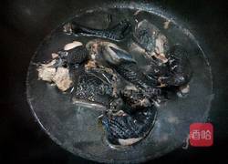 椰子煲乌鸡汤的做法图解4