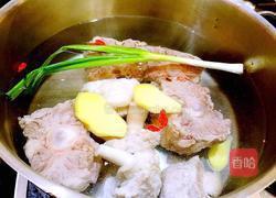  #春宴# 萝卜炖牛尾的做法图解4