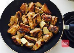 胡萝卜芹菜闷排骨的做法图解3