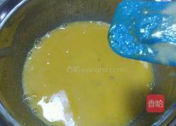 奶油草莓蛋糕卷的做法图解3