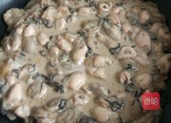 薯粉煎海蛎的做法图解3
