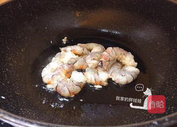 蚝油蟹味菇韭菜炒虾仁的做法图解3