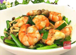 蚝油蟹味菇韭菜炒虾仁的做法图解8