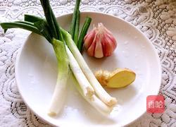 猪肉山芹菜饺子的做法图解3