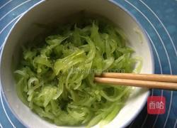 凉拌莴笋的做法图解2