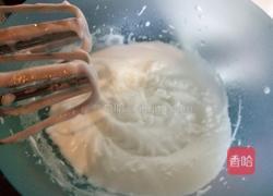 草莓蛋糕卷的做法图解2