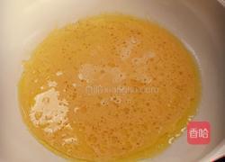 草莓鸡蛋卷的做法图解3