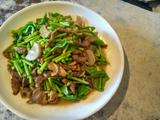 蒜苔杏鲍菇炒肉的做法[图]