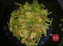 蒜苔炒肉鸡蛋的做法图解4