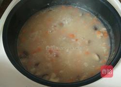 香菇瘦肉粥的做法图解2