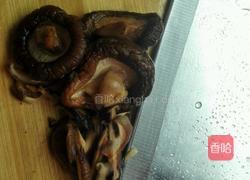 香菇海带排骨汤的做法图解3