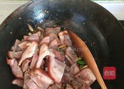 〖 蒜苗炒肉 〗的做法图解5