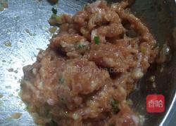 白菜肉丸汤的做法图解1