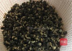 螺丝韭菜的做法图解1