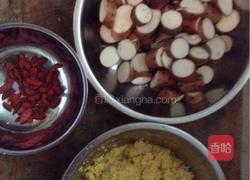 枸杞山药小米粥的做法图解1