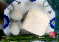 韭菜鸡蛋炒豆腐的做法图解1