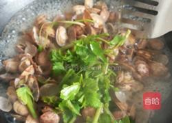 芹菜炒花哈的做法图解2