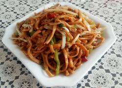 青椒肉丝炒蛋面